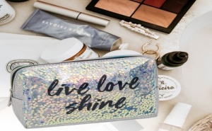 Сребрист Козметичен Несесер с Пайети Live Love Shine