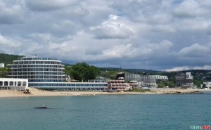 Семейна Зимна Ваканция на Морския Бряг със Закуска и Минерален Басейн в Сириус Бийч, Св. Константин и Елена