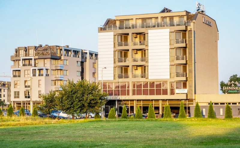 Нощувка със Закуска за Двама в Джуниър Суит от Хотел Плаза, Пловдив ...
