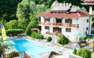 2 Нощувки на човек на Баз All Inclusive Light от Комплекс Рожена, Край Мелник