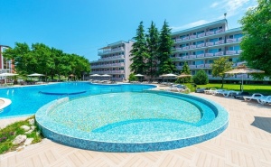 Лято 2021 в Приморско! Нощувка на човек на база All Inclusive в хотел Белица, на 300м. от плаж Перла. Дете до 12г. - БЕЗПЛАТНО!