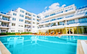 Лято 2021 в Поморие на 150М. от Морето ! Нощувка на човек на База All Inclusive + Басейн в Хотел Инкогнито
