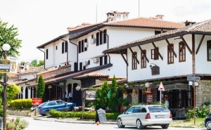 Нощувка на човек със Закуска или Закуска и Вечеря в Семеен Хотел Елеганс, Арбанаси