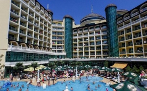 На Море в Слънчев Бряг през Май или Септември за Една Нощувка на All Inclusive с Аквапарк в Хотел Планета /24.08.2021 г. - 02.09.2021 г./