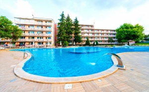 Нощувка на човек на База All Inclusive в Хотел Белица, <em>Приморско</em>. Дете до 12Г. - Безплатно!