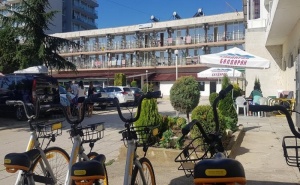 Нощувка на човек със Закуска, Обяд и Вечеря на 100 М. от Плажа в Хотел Дск, Кранево