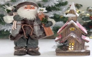 Декоративен Дядо Коледа със Ски