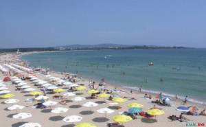 Лято 2022 в Приморско Клуб All Inclusive с Чадъри и Шезлонги на Плажа След 31.08 в Хотел Форест Бийч