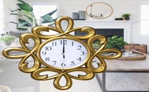 Стенен Часовник със Златна Орнаментирана Рамка