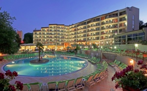  16 - 23 юли в Златни пясъци! Нощувка на човек на база All Inclusive в двойна супериорна стая + басейн в хотел Мадара****. Дете до 12г. - безплатно! 