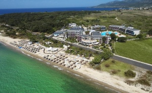 Великден в Ilio Mare Beach, 3 Нощувки за Двама със Закуска, Вечеря и Празничен Великденски Обяд/14.04.2023 г. - 17.04.2023 г./