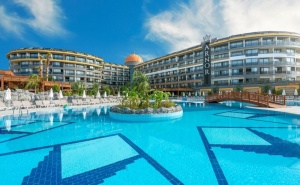 Почивка в Arnor De Luxe Hotel & Spa 5*, <em>Сиде</em>, Турция! Автобусен Транспорт + 7 Нощувки на човек на База Ultra All Inclusive + Басейни. Дете до 11.99 г. Безплатно!
