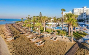 Почивка в Golden Bay Beach 4*, Кипър! Чартърен Полет от София + 7 Нощувки на човек със Закуски и Вечери