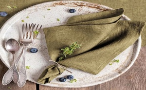 Текстилна Салфетка за Хранене в Маслено Зелено