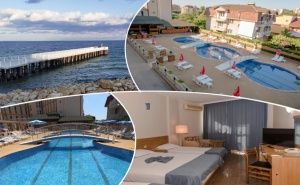 Лято в кк. Константин и Елена! Нощувка на База All Inclusive на човек + Басейн от Хотел Аврора***