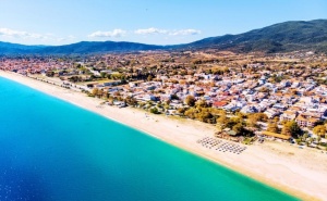 На Плаж в Гърция за Един Ден. Транспорт до Аспровалта на човек