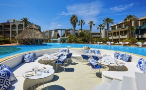 На Първа Линия в Ilio Mare Beach Hotel 5*, Тасос, Гърция! Нощувка със Закуска и Вечеря на човек + Басейн. Дете до 6Г. Безплатно!