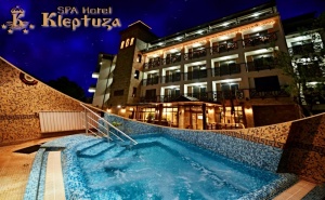 Почивка в Хотел Клептуза****, <em>Велинград</em>! Нощувка на човек със Закуска + Басейни с Минерална Вода и Релакс Пакет